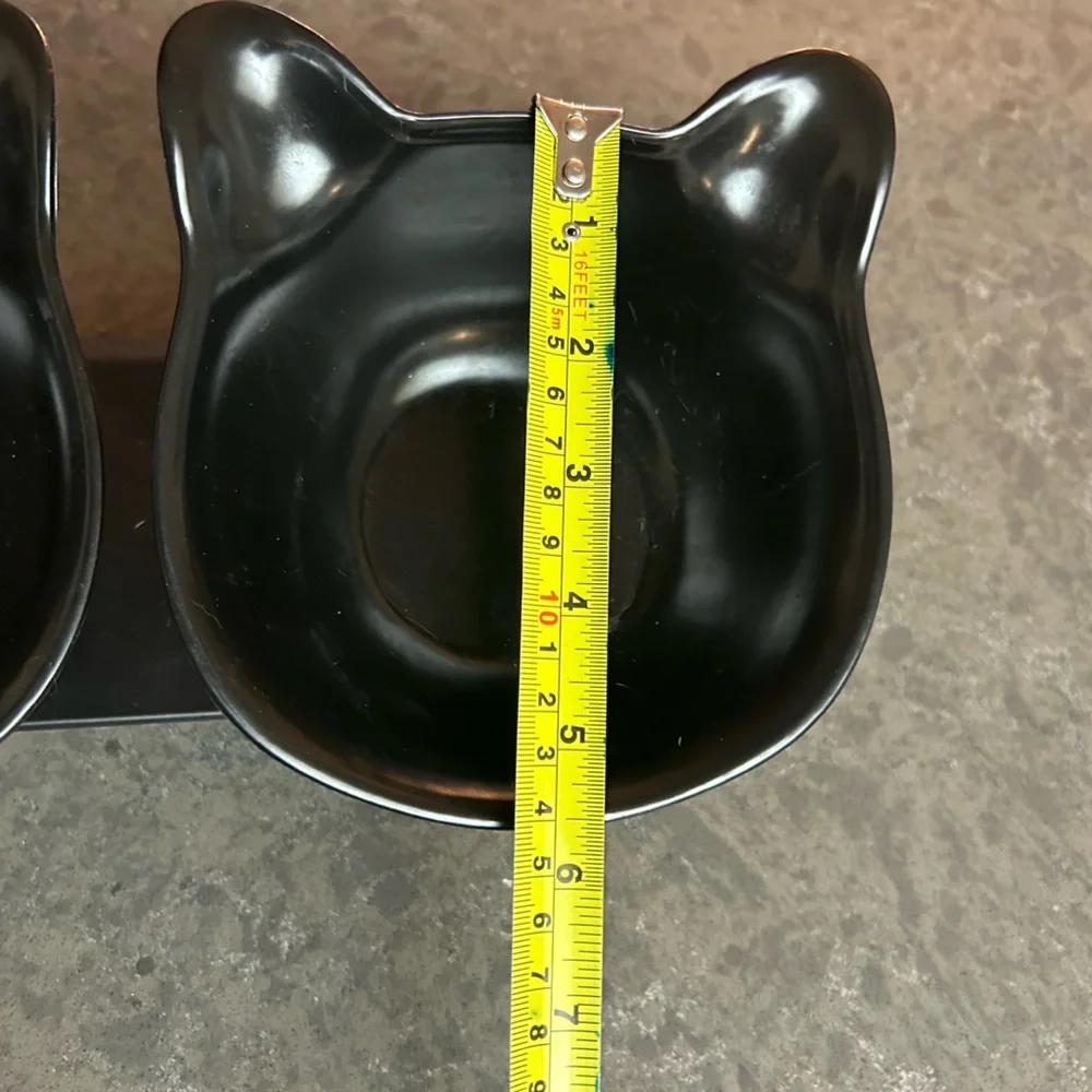 Cat head shaped off the floor bowls for cats (or 🐶 dog!) & NWTs 16”x12” pet mat.